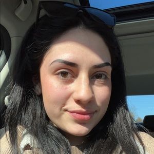 Meet your Posher, Gaby